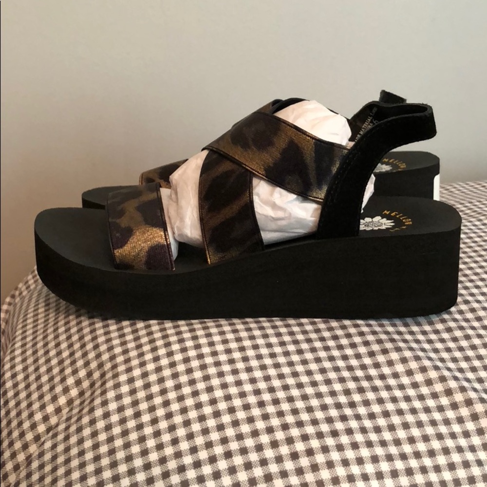 Mellow Mat Yellow Box Leopard Bunkie Sandals, Sz 6